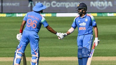 శ్రేయస్ అయ్యర్, రోహిత్ శర్మ (AFP) శ్రేయస్ అయ్యర్, రోహిత్ శర్మ (AFP)