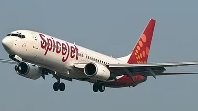 A Patna-bound SpiceJet aircraft returned to Delhi on Thursday morning due to a technical issue.