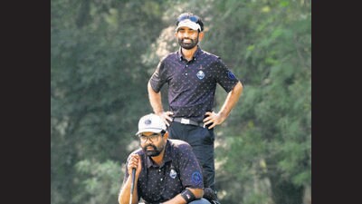 Jaskirat Dulet and Rupinder Singh of the Punjab Aces during the semi-final clash against Captain’s 18 at the Chandigarh Golf Club on Thursday. (Keshav Singh/HT) Jaskirat Dulet and Rupinder Singh of the Punjab Aces during the semi-final clash against Captain’s 18 at the Chandigarh Golf Club on Thursday. (Keshav Singh/HT)