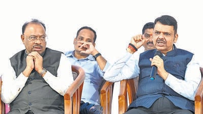 Nagpur: Maharashtra Chief Minister Devendra Fadnavis with cabinet minister Chandrashekhar Bawankule during a 'Diwali Milan' programme, in Nagpur, Maharashtra, Thursday, Oct. 23, 2025. (PTI Photo) (PTI10_23_2025_000241B) (PTI)