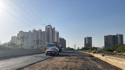 Residents said they currently rely on an old, broad road known locally as the 40-feet road or ‘Chaalis Futa Road’. (HT photo) Residents said they currently rely on an old, broad road known locally as the 40-feet road or ‘Chaalis Futa Road’. (HT photo)