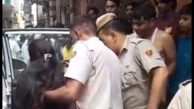 The woman suffered a bullet wound near her left shoulder and was rushed to Civil Hospital in Sector 10A, where she remains in stable condition. (HT photo) The woman suffered a bullet wound near her left shoulder and was rushed to Civil Hospital in Sector 10A, where she remains in stable condition. (HT photo)