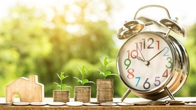 US: Long-term mortgage rate fell to their lowest level in over one year. (Representative image/Unsplash)