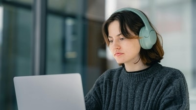 Check out these five headphones under Rs. 15,000 for an immersive sound experience. (Pexles)