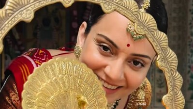 <p><strong>100 ఏళ్ల పురాతన ఇల్లు</strong>- అయితే, కంగనా రనౌత్కు కేటాయించిన ప్రభుత్వ ఇల్లు సాధారణమైనది కాదు. ఆ బంగ్లాకు 100 సంవత్సరాల నాటి వారసత్వం ఉంది. కంగనాకు ప్రభుత్వం ఇచ్చిన ఎంపీ హౌస్ ఇది. ఈ ఏడాది అక్షయ తృతీయ సందర్భంగా కంగనా ఇంట్లోకి అడుగుపెట్టింది.</p> <p><strong>100 ఏళ్ల పురాతన ఇల్లు</strong>- అయితే, కంగనా రనౌత్కు కేటాయించిన ప్రభుత్వ ఇల్లు సాధారణమైనది కాదు. ఆ బంగ్లాకు 100 సంవత్సరాల నాటి వారసత్వం ఉంది. కంగనాకు ప్రభుత్వం ఇచ్చిన ఎంపీ హౌస్ ఇది. ఈ ఏడాది అక్షయ తృతీయ సందర్భంగా కంగనా ఇంట్లోకి అడుగుపెట్టింది.</p>