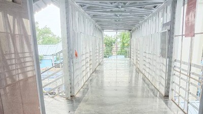 <p>రైల్వే ప్రయాణీకులకు సరికొత్త అనుభూతితో పాటు ప్రపంచ స్థాయి సౌకర్యాలను అందించాలనే లక్ష్యంతో భారీ స్థాయిలో రైల్వే స్టేషన్ల ఆధునీకరణ పనులను భారత రైల్వే చేపడుతోంది. ఇందుకోసం “ అమృత్ భారత్ స్టేషన్ స్కీమ్” ను తీసుకొచ్చింది.</p> <p>రైల్వే ప్రయాణీకులకు సరికొత్త అనుభూతితో పాటు ప్రపంచ స్థాయి సౌకర్యాలను అందించాలనే లక్ష్యంతో భారీ స్థాయిలో రైల్వే స్టేషన్ల ఆధునీకరణ పనులను భారత రైల్వే చేపడుతోంది. ఇందుకోసం “ అమృత్ భారత్ స్టేషన్ స్కీమ్” ను తీసుకొచ్చింది.</p>