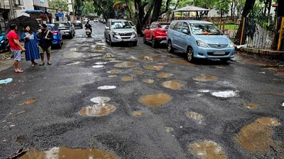 Mumbai’s real estate market, long valued for its high property prices and strong demand, is increasingly being affected by the city’s infrastructure challenges. (Picture for representational purposes only) (Photo by Vijay Bate/HT Photo) Mumbai’s real estate market, long valued for its high property prices and strong demand, is increasingly being affected by the city’s infrastructure challenges. (Picture for representational purposes only) (Photo by Vijay Bate/HT Photo)