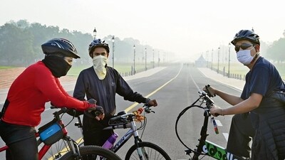 Cycling groups across Delhi-NCR have rescheduled their meetups due to the 'severe' spike in AQI. (Photo: Arvind Yadav/ HT (For representational purpose only) Cycling groups across Delhi-NCR have rescheduled their meetups due to the 'severe' spike in AQI. (Photo: Arvind Yadav/ HT (For representational purpose only)