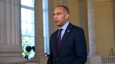 Hakeem Jeffries backs Zohran Mamdani for NYC mayoral race, praises his commitment to all New Yorkers (AP) Hakeem Jeffries backs Zohran Mamdani for NYC mayoral race, praises his commitment to all New Yorkers (AP)
