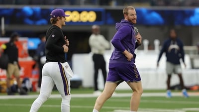 Minnesota Vikings quarterbacks J.J. McCarthy (9), left, and Carson Wentz (11) warm up before Chargers clash (AP) Minnesota Vikings quarterbacks J.J. McCarthy (9), left, and Carson Wentz (11) warm up before Chargers clash (AP)