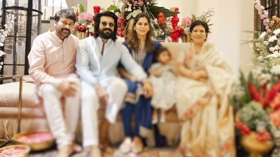రామ్ చరణ్ దంపతులతో చిరంజీవి, సురేఖ రామ్ చరణ్ దంపతులతో చిరంజీవి, సురేఖ