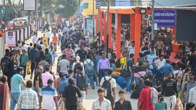 Rush of passengers at New Delhi Railway Station during Chhath Puja festivities. (RAJ K RAJ /HT PHOTO) Rush of passengers at New Delhi Railway Station during Chhath Puja festivities. (RAJ K RAJ /HT PHOTO)