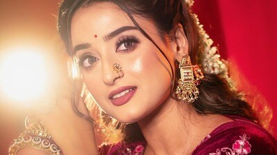 কিছুদিন আগেই সোশ্যাল মিডিয়ায় দেবাদৃতা জানিয়েছিলেন, ব্রাত্য বসুর আগামী ছবিতে অভিনয় করতে চলেছেন তিনি। এই সিনেমায় তাবড় তাবড় অভিনেতাদের সঙ্গে স্ক্রিন শেয়ার করবেন তিনি। এবার আরও একটি বড় সুখবর দিলেন অভিনেত্রী। কিছুদিন আগেই সোশ্যাল মিডিয়ায় দেবাদৃতা জানিয়েছিলেন, ব্রাত্য বসুর আগামী ছবিতে অভিনয় করতে চলেছেন তিনি। এই সিনেমায় তাবড় তাবড় অভিনেতাদের সঙ্গে স্ক্রিন শেয়ার করবেন তিনি। এবার আরও একটি বড় সুখবর দিলেন অভিনেত্রী।