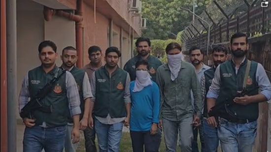 The two suspects are 19-year-old Md Adnan and 20-year-old Adnan Khan.
