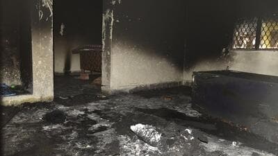 Officials said the duo did not sustain burns, and possibly died after inhaling toxic fumes, adding that Zakir was out for work at the time. (HT Photos) Officials said the duo did not sustain burns, and possibly died after inhaling toxic fumes, adding that Zakir was out for work at the time. (HT Photos)
