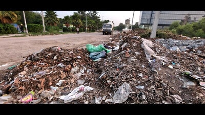 With a population of 2.3 lakh, Mohali generates nearly 150 tonnes of garbage daily, yet lacks a permanent waste processing mechanism. Two facilities — one at Shahimajra (40 TPD capacity) and another at Jagatpura (80 TPD capacity) — remain non-functional despite infrastructure being in place. (HT File)