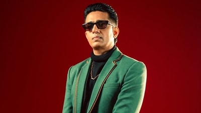 Gulshan Devaiah pokes fun at Bollywood stars' interactions with paparazzi. Gulshan Devaiah pokes fun at Bollywood stars' interactions with paparazzi.