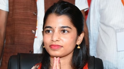 Singer Maithili Thakur greets as she joins the BJP during Milan Samaroh, in Patna (ANI/File) Singer Maithili Thakur greets as she joins the BJP during Milan Samaroh, in Patna (ANI/File)