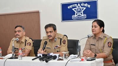 Satara Police has arrested one of the two men the woman named in a note written in Marathi on her palm (X/@SataraPolice) Satara Police has arrested one of the two men the woman named in a note written in Marathi on her palm (X/@SataraPolice)