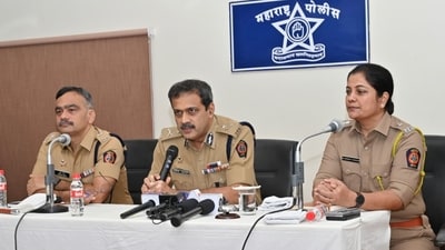 Satara Police has arrested one of the two men the woman named in a note written in Marathi on her palm (X/@SataraPolice) Satara Police has arrested one of the two men the woman named in a note written in Marathi on her palm (X/@SataraPolice)