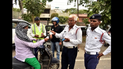 (Representative image) Officials said strict checks on Dwarka, MG, and Sohna roads have reduced wrong-side driving, with more surveillance to follow. (HT Archive) (Representative image) Officials said strict checks on Dwarka, MG, and Sohna roads have reduced wrong-side driving, with more surveillance to follow. (HT Archive)