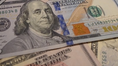 Rumors about a $2000 federal direct deposit have surfaced (Unsplash) Rumors about a $2000 federal direct deposit have surfaced (Unsplash)