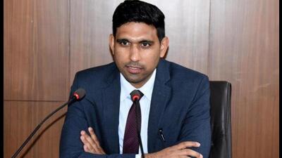 Chandigarh deputy commissioner Nishant Kumar Yadav assured them that proceedings were already underway to close around 600 pending files related to property disputes and objections (HT File) Chandigarh deputy commissioner Nishant Kumar Yadav assured them that proceedings were already underway to close around 600 pending files related to property disputes and objections (HT File)