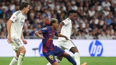 Vincius was tackled inside the box by Lamine Yamal, however the penalty was not given (AFP) Vincius was tackled inside the box by Lamine Yamal, however the penalty was not given (AFP)