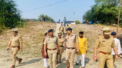 Officials added that coordination between the police, traffic unit, and local administration would continue through the festival period to prevent overcrowding and ensure smooth movement around major sites. (HT Photos) Officials added that coordination between the police, traffic unit, and local administration would continue through the festival period to prevent overcrowding and ensure smooth movement around major sites. (HT Photos)