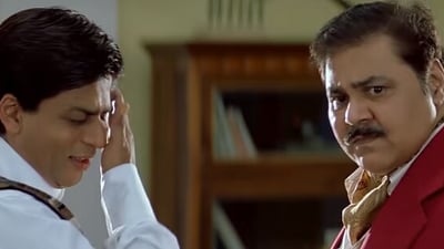 Satish Shah with Shah Rukh Khan in Main Hoon Na.