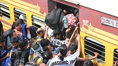 Overcrowded train stations were seen as passengers tried to travel ahead of the Chhath Puja festival at Patna Railway Station in Patna, Bihar on Saturday (Santosh Kumar/ Hindustan Times)