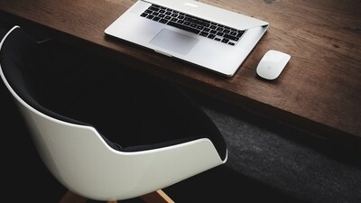 A techie’s Reddit post about being trapped in a long notice period despite finishing all tasks sparked debate on unfair workplace practices. (Representational image/Unsplash) A techie’s Reddit post about being trapped in a long notice period despite finishing all tasks sparked debate on unfair workplace practices. (Representational image/Unsplash)