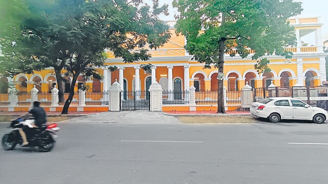 In Puducherry, colonial-era churches, bungalows, and public buildings—including Calve College (above) — have been restored using traditional materials and techniques. (HT Photo) In Puducherry, colonial-era churches, bungalows, and public buildings—including Calve College (above) — have been restored using traditional materials and techniques. (HT Photo)