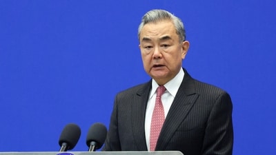 Chinese Foreign Minister Wang Yi delivers delivers his speech at the opening ceremony of the Lanting Forum in Beijing, China, October 27, 2025. REUTERS/Maxim Shemetov (REUTERS)