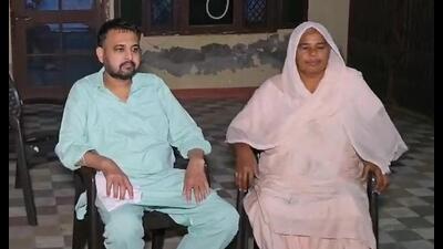 Harjinder Singh with his mother at his house in Ambala. (HT) Harjinder Singh with his mother at his house in Ambala. (HT)