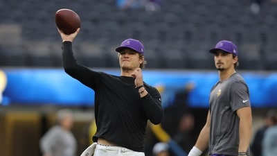 Minnesota Vikings quarterback J.J. McCarthy (9) warms up before the game against the Los Angeles Chargers (AP) Minnesota Vikings quarterback J.J. McCarthy (9) warms up before the game against the Los Angeles Chargers (AP)