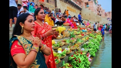 Women performing rituals as part of Chhath Puja, at Assi Ghat in Varanasi on Monday. (Rajesh Kumar/HT) Women performing rituals as part of Chhath Puja, at Assi Ghat in Varanasi on Monday. (Rajesh Kumar/HT)