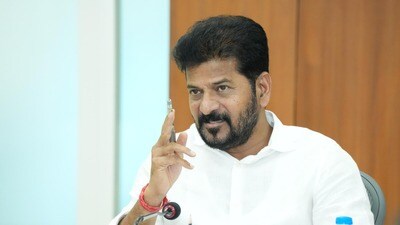 సినిమా టికెట్ల ధరలను పెంచుకోండి.. అనుమతి ఇస్తాం.. కానీ అలా చేస్తేనే: సీఎం రేవంత్ రెడ్డి సినిమా టికెట్ల ధరలను పెంచుకోండి.. అనుమతి ఇస్తాం.. కానీ అలా చేస్తేనే: సీఎం రేవంత్ రెడ్డి