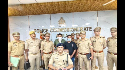 ACP Cyber Crime Aditya addressing the media after the arrest of two of the accused, in Agra, on Tuesday. (HT Photo) ACP Cyber Crime Aditya addressing the media after the arrest of two of the accused, in Agra, on Tuesday. (HT Photo)