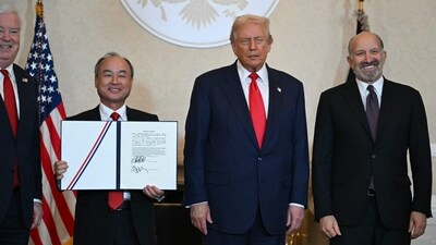 Trump (2nd R), US Secretary of Commerce Howard Lutnick (R) and US Ambassador to Japan George Glass (L) pose with Masayoshi Son, CEO of SoftBank, during a business leaders event at the US ambassador's residence in Tokyo on October 28, 2025. (Photo by ANDREW CABALLERO-REYNOLDS / AFP) (AFP) Trump (2nd R), US Secretary of Commerce Howard Lutnick (R) and US Ambassador to Japan George Glass (L) pose with Masayoshi Son, CEO of SoftBank, during a business leaders event at the US ambassador's residence in Tokyo on October 28, 2025. (Photo by ANDREW CABALLERO-REYNOLDS / AFP) (AFP)