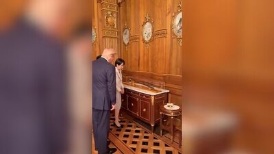 Takaichi gave Trump a golf putter that was originally used by Japan's longest-serving prime leader and Trump's close golf companion, Shinzo Abe. The presents demonstrated Abe's close relationship with Trump, which shaped US-Japan ties during Trump's first term. Abe's protégé Takaichi is thought to be keen to mend that relationship in order to support her minority government and Japan's international reputation. (Photo: Reuters) Takaichi gave Trump a golf putter that was originally used by Japan's longest-serving prime leader and Trump's close golf companion, Shinzo Abe. The presents demonstrated Abe's close relationship with Trump, which shaped US-Japan ties during Trump's first term. Abe's protégé Takaichi is thought to be keen to mend that relationship in order to support her minority government and Japan's international reputation. (Photo: Reuters)