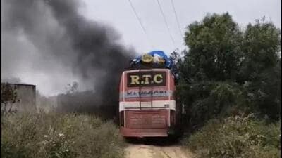 The bus after it caught fire in Jaipur on Tuesday. (HT Photo) The bus after it caught fire in Jaipur on Tuesday. (HT Photo)