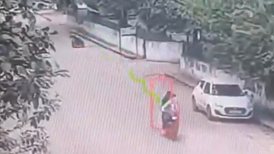 The two suspects were spotted on CCTV camera firing shots at the local BJP leader and fleeing from the area (Screengrab/X)