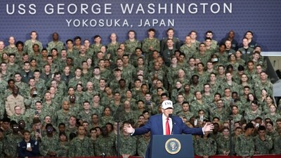 Donald Trump speaks aboard the aircraft carrier USS George Washington, during his visit to the U.S. Navy's Yokosuka base, in Yokosuka, Japan, October 28, 2025. REUTERS/Kim Kyung-Hoon (REUTERS)