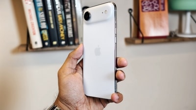 iPhone Air 256GB costs ₹1,19,900 in India, which is ₹15,000 less than the Pro model. (Shaurya Sharma - HT) iPhone Air 256GB costs ₹1,19,900 in India, which is ₹15,000 less than the Pro model. (Shaurya Sharma - HT)