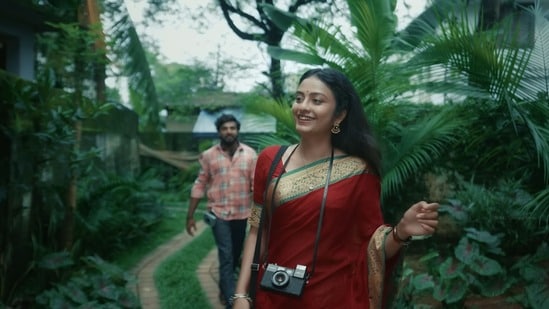 యూట్యూబ్‌లో ఆకట్టుకుంటున్న 'ఏమి మాయ ప్రేమలోన' సాంగ్- మనసుకు హత్తుకునే లిరిక్స్‌తో హృద్యమైన ప్రేమగాథ- ట్రెండింగ్‌లో పాట