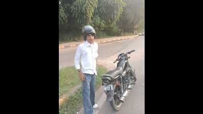 After being chased down, the rider, identified as a resident of Dera Guru village, Kalka, was found violating as many as nine traffic rules, said Panchkula police. (HT)