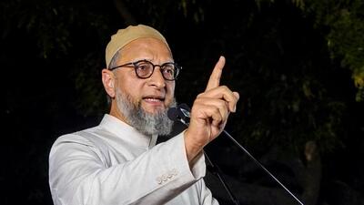 All India Majlis-e-Ittehadul Muslimeen (AIMIM) chief Asaduddin Owaisi addressed three election meetings in Bihar’s Kishanganj. All India Majlis-e-Ittehadul Muslimeen (AIMIM) chief Asaduddin Owaisi addressed three election meetings in Bihar’s Kishanganj.