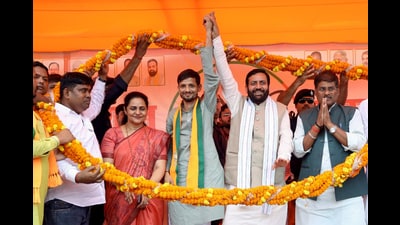Haryana chief minister Nayab Singh Saini appeals for votes in support of BJP candidate from Tarari assembly constituency, Vishal Prashant in Bhojpur on Wednesday. (ANI) Haryana chief minister Nayab Singh Saini appeals for votes in support of BJP candidate from Tarari assembly constituency, Vishal Prashant in Bhojpur on Wednesday. (ANI)