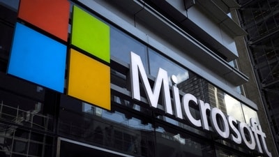 FILE PHOTO: A Microsoft logo is seen on an office building in New York City in this July 28, 2015 file photo.  REUTERS/Mike Segar/File Photo (REUTERS)